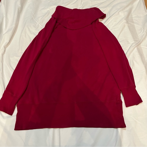 Wine colored turtle neck sweater - Picture 2 of 4